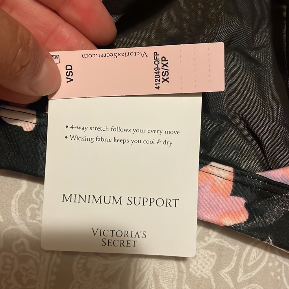 NWT Victoria’s Secret Active workout set BLACK AND PINK size small - Picture 11 of 12
